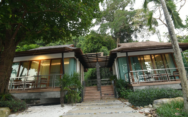 Victoria Cliff Nyaung Oo Phee Island