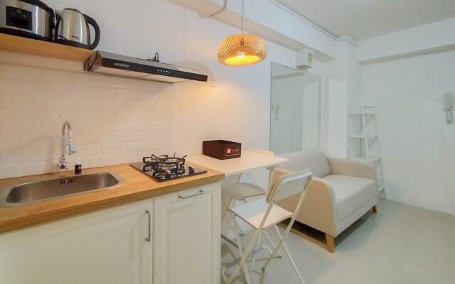 Cozy Living And Simply 2Br At Bassura City Apartment