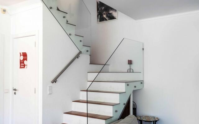 Sesimbra Stylish Villa by Homing