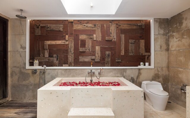 Sunset View Beachfront 2 Br Villa in Seminyak