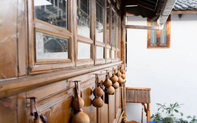 Lijiang Mengenju Inn