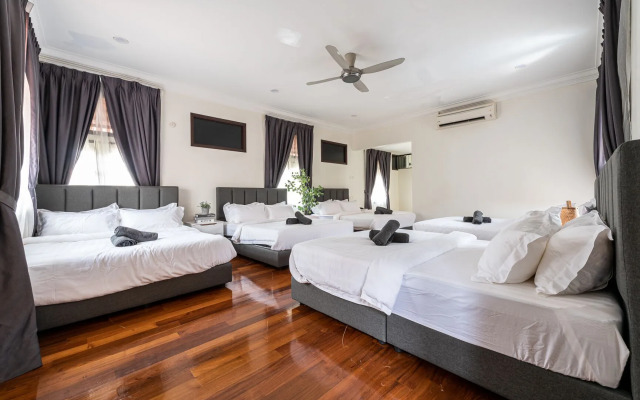 9225sf 6BR 27PAX Private Pool Villa, 1km to KLCC