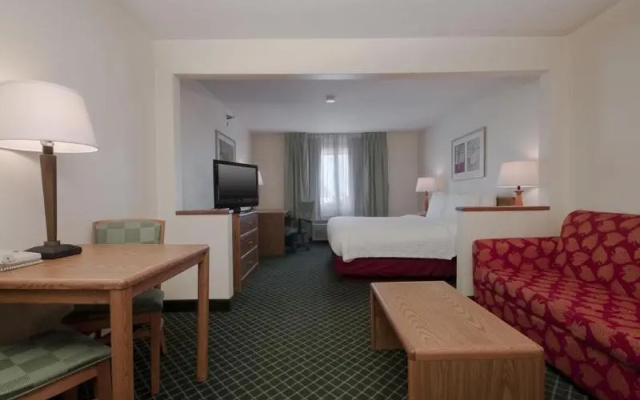Country Inn & Suites  Fairview Heights IL