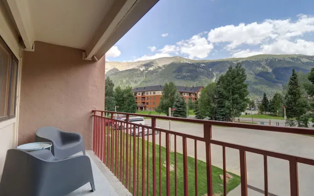 Excellent Views From This Mountain Side Condo - PG107 by Redawning