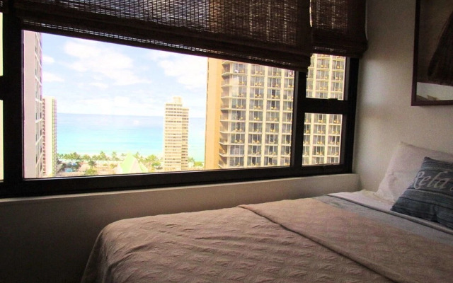 Waikiki Banyan Oceanview 24th Floor