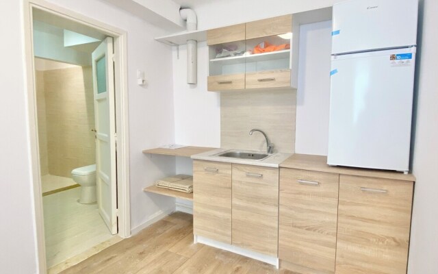 Quiet Flat With Outdoor Space in Central Athens