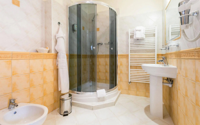 GOLDEN ROYAL Boutique hotel & Spa