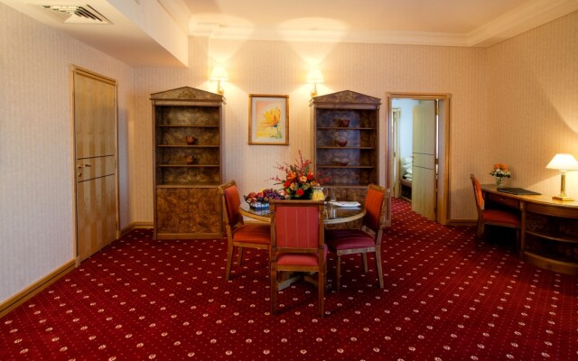 Capitol Hotel