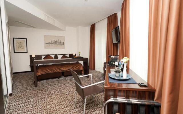 The Atrium Hotel