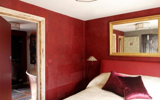 Rough Luxe Hotel