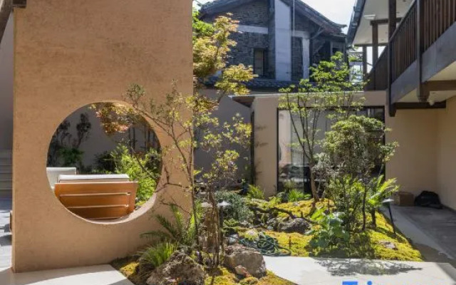 LiJiang ancient city. Yun Du Ru Chu  Song dynasty aesthetics holiday courtyard