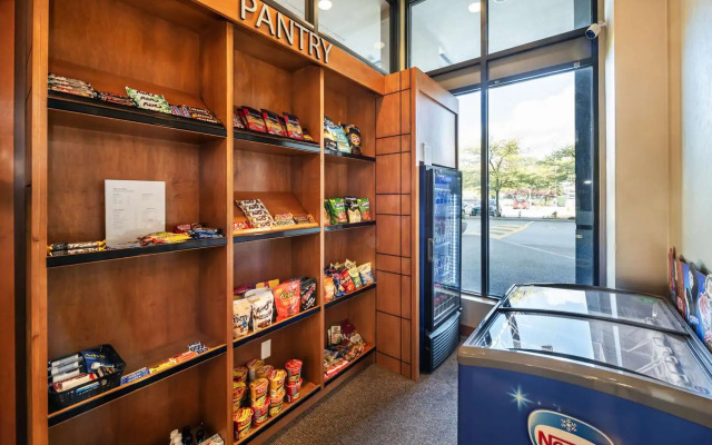 Grand Park Hotel Vancouver Airport, an Ascend Collection Hotel