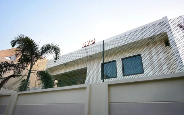 D S Royal Guest House b y OYO Rooms