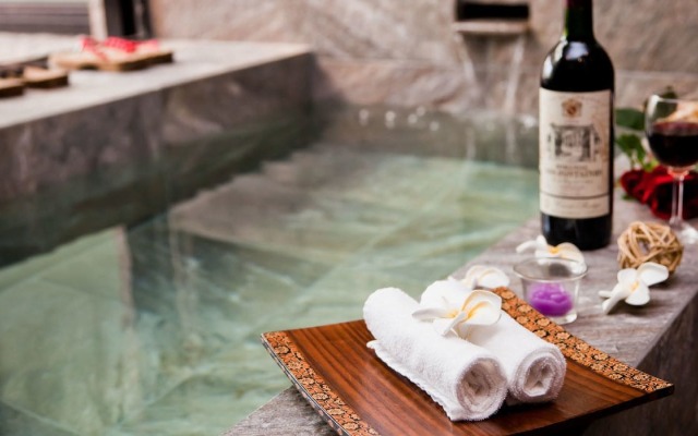 The Loft Seaside Suites