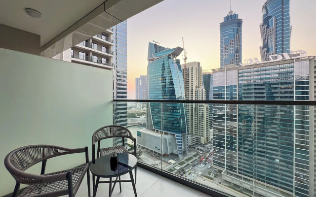 1BDR apartment With Pool View
