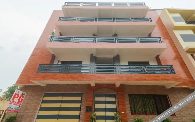 OYO 81499 Second Home Residency