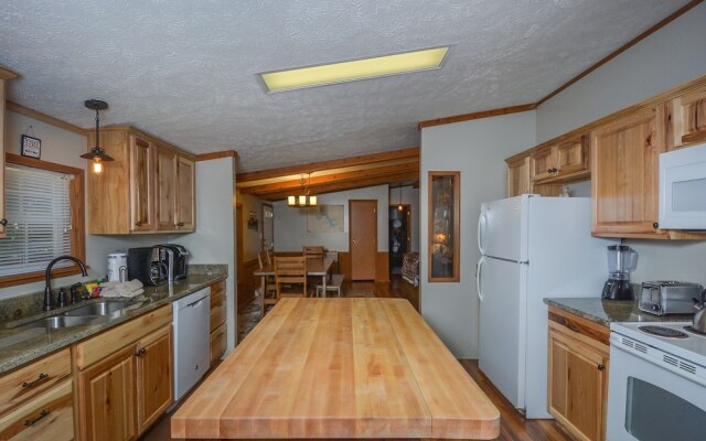 Knotty Pines 3 Bedroom House