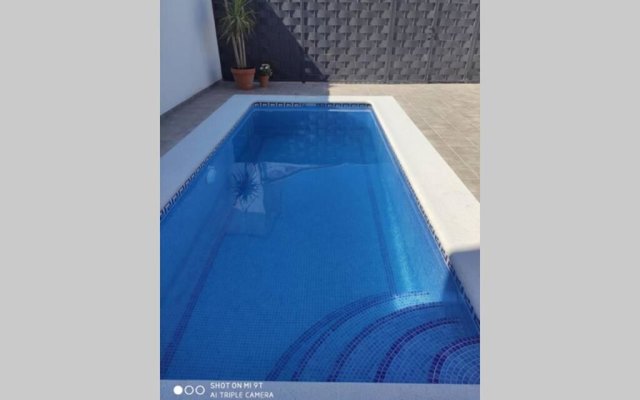 Apartamentos NayDa Gran casa con piscina