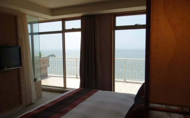 Titan Paradise Xiamen Hotel