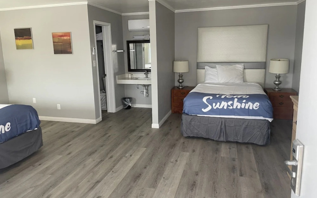 Sunglow Hotel