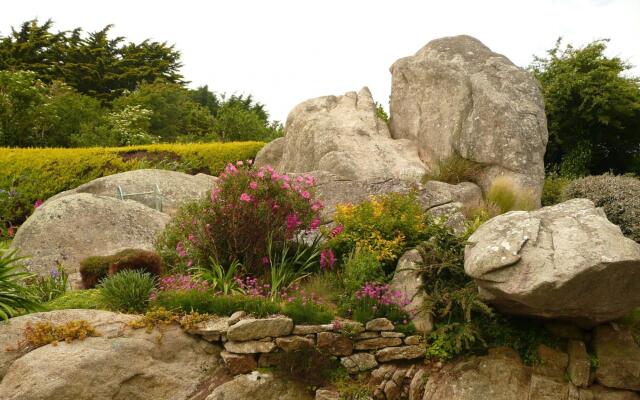 Semi-detached House, Guisseny