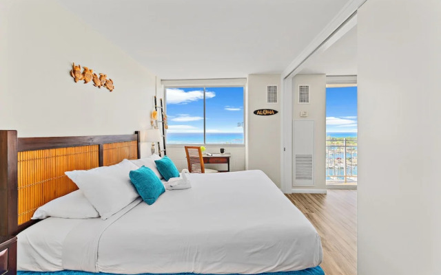 Ocean View 1BR at Ilikai Marina