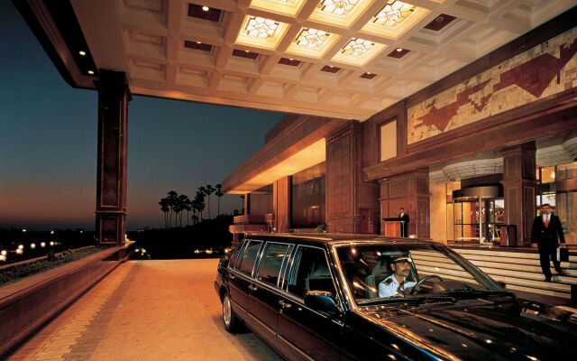 Taj Lands End