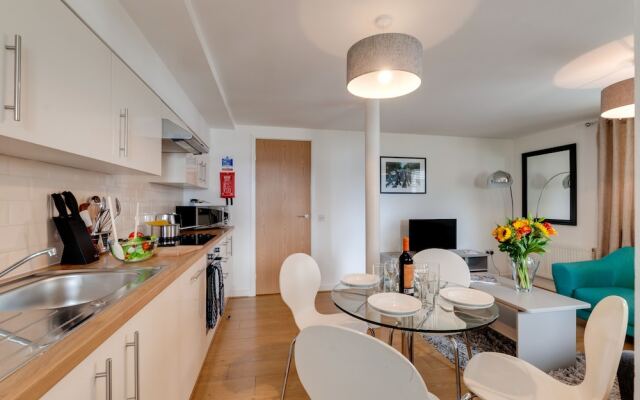 Base Serviced Apartments - The Docks