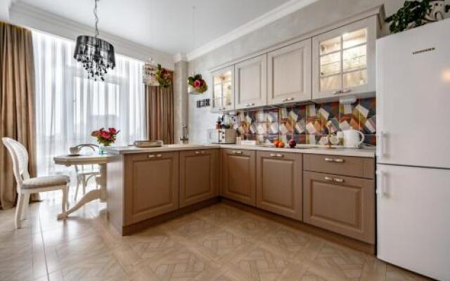 Apartment with Sea View near Park Shevchenko