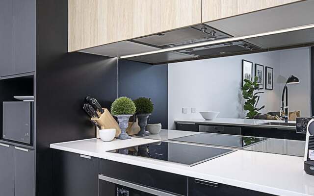 CANBERRA CHIC-hosted by:L'Abode Accommodation