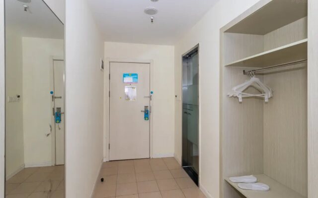 Pebble Motel (Kunshan Golden Eagle International Qianjin Middle Road)