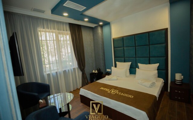 V hotel & tours