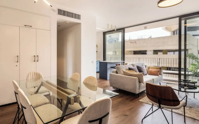 Modern Cozy Dream by Sea N' Rent