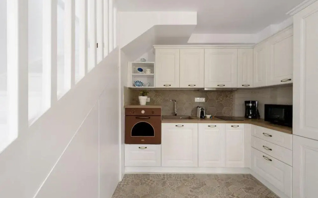 Phaos Cellaria Estate