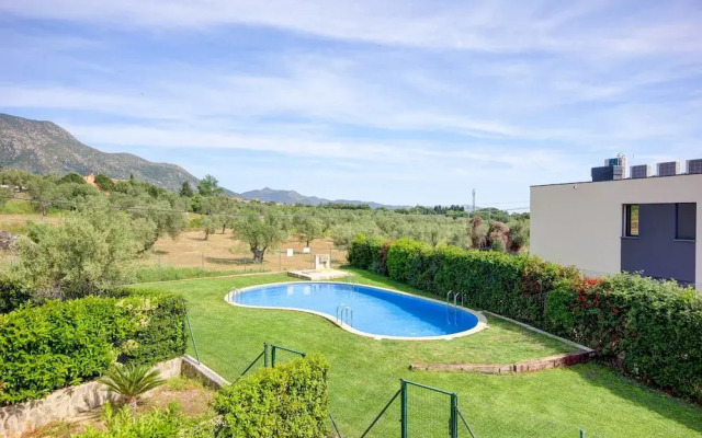 Apartment in El Mas Isaac With Pool