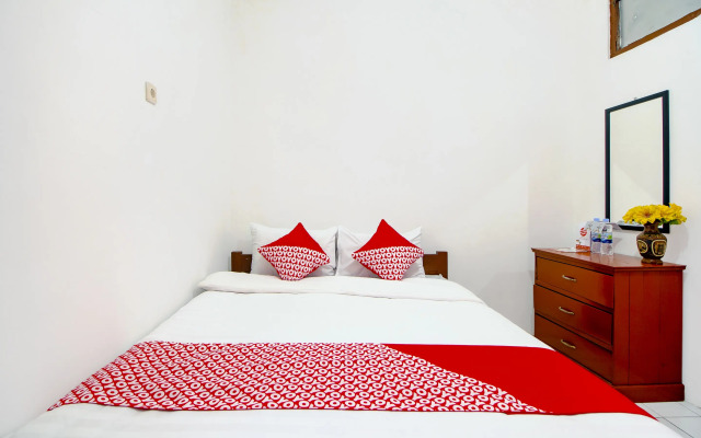Super OYO 1788 House 24