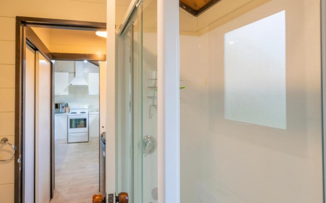 Sky Blue Bach - Whitianga Holiday Home – Hotel Rooms – Whitianga