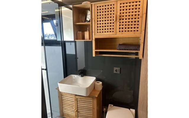 Premium Houseboat Blue Lagoon