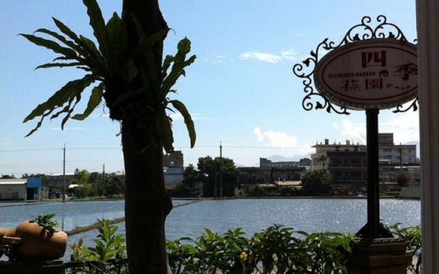 Four Seasons B & B
