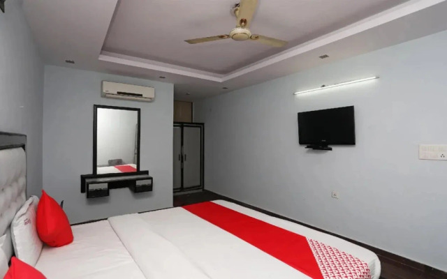 Hotel3BS Houses Dx by OYO Rooms
