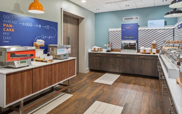 Holiday Inn Express Atlanta Airport - College Park, an IHG Hotel