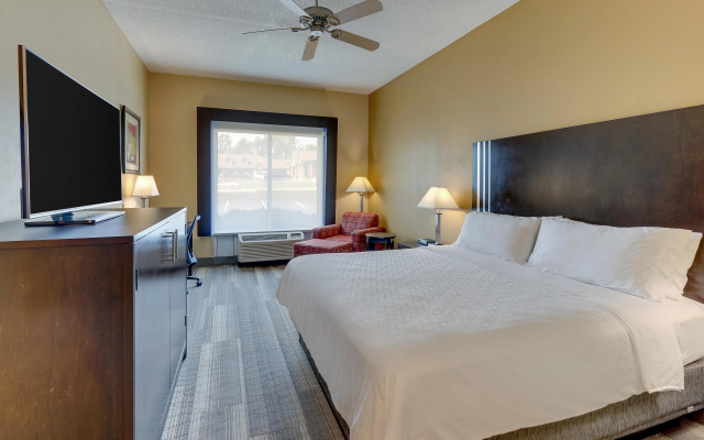 Holiday Inn Express & Suites Richmond by IHG
