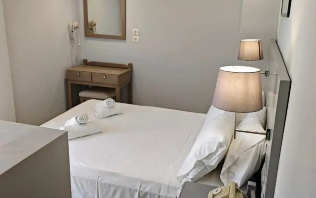 Karis Hotel