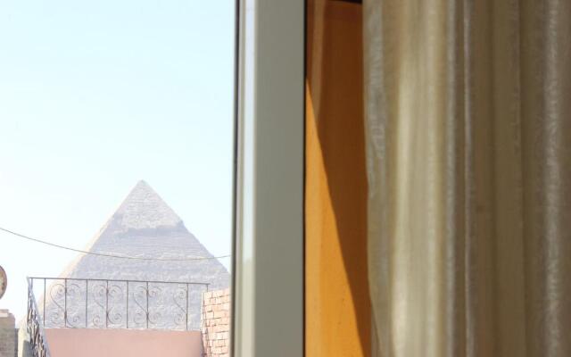 Royal pyramids Inn