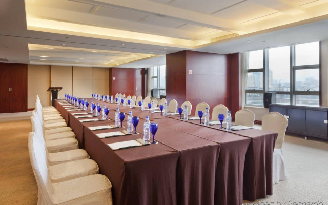 Hangzhou Haiwaihai Crown Hotel