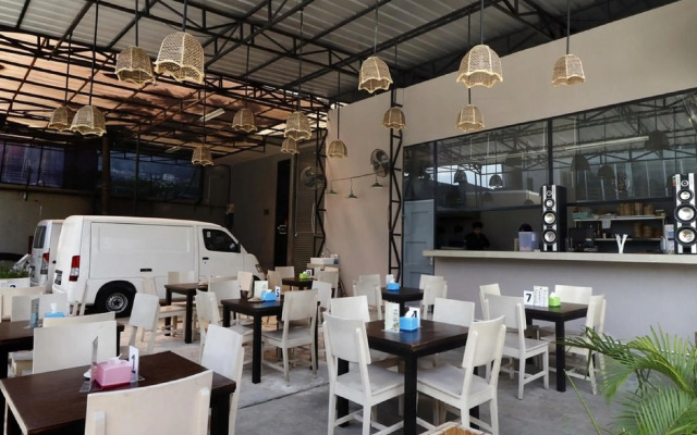 RedDoorz Plus @ Kapuk Business Park