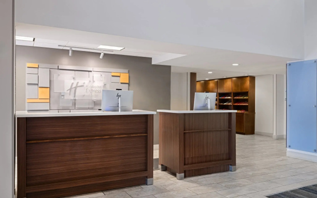 Holiday Inn Express & Suites Augusta West - Fort Gordon by IHG