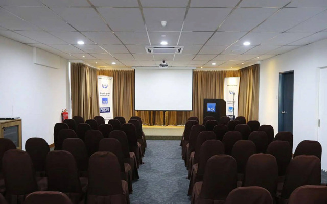 The Oak Unisuites in Pacific Place