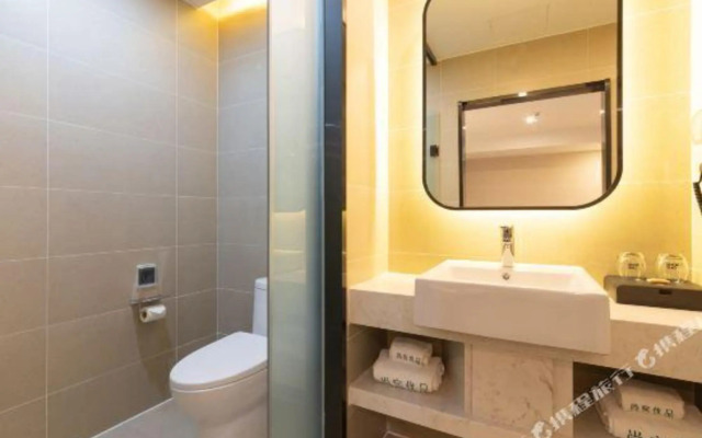 Thank U Hotel(Longshouyuan Metro Station)