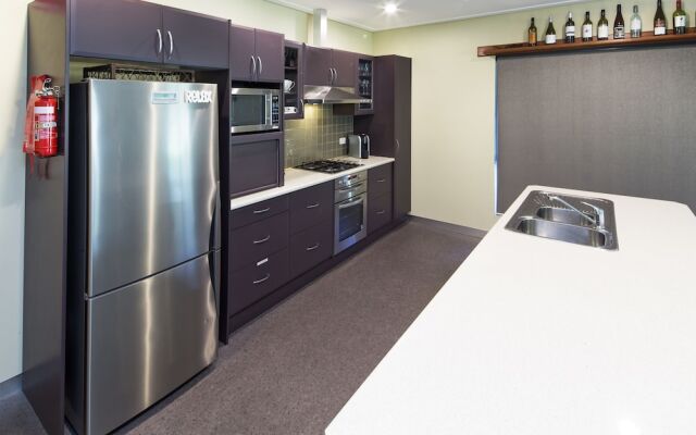 Kickenback Chalet - Contemporary chalet in the heart of Crackenback